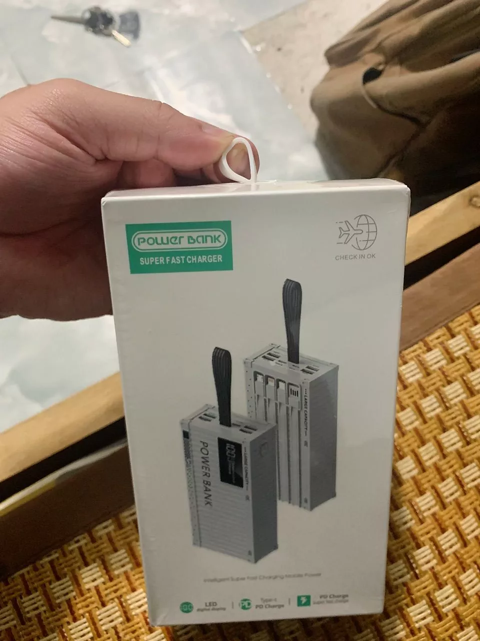 Sạc dự phòng 50.000mAh Container sạc nhiều thiết bị cùng lúc