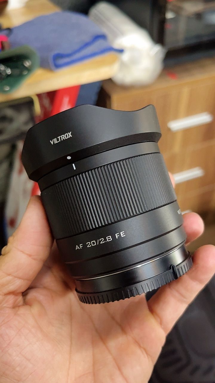 Thiết kế ống kính Viltrox AF 20mm