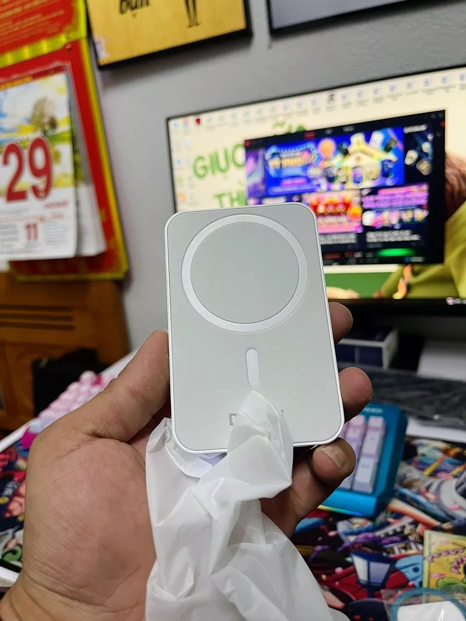 Dosen Pro Mini sạc dự phòng kèm cáp USB-C