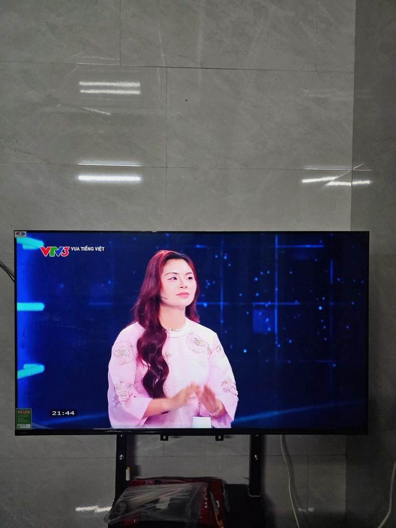 Google Tivi Coocaa 55 inch tại không gian giải trí
