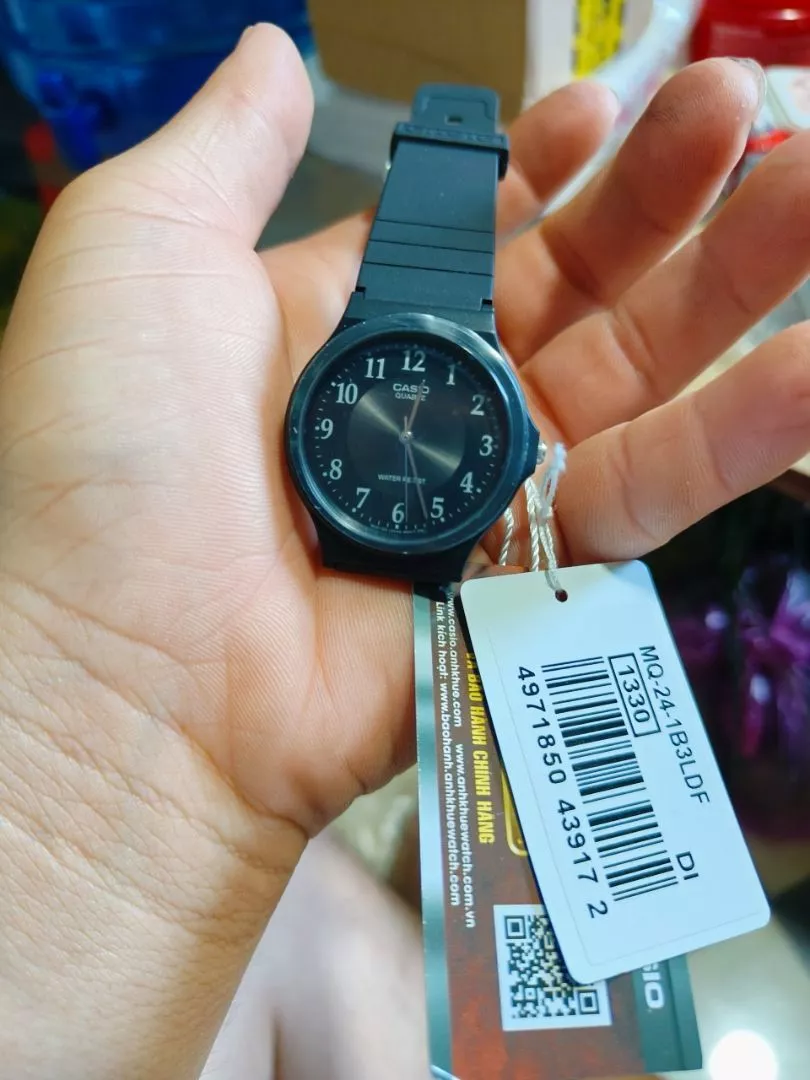 Đồng hồ Casio MQ-24 góc nghiêng