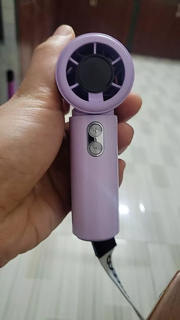 Quạt mini dùng khi di chuyển