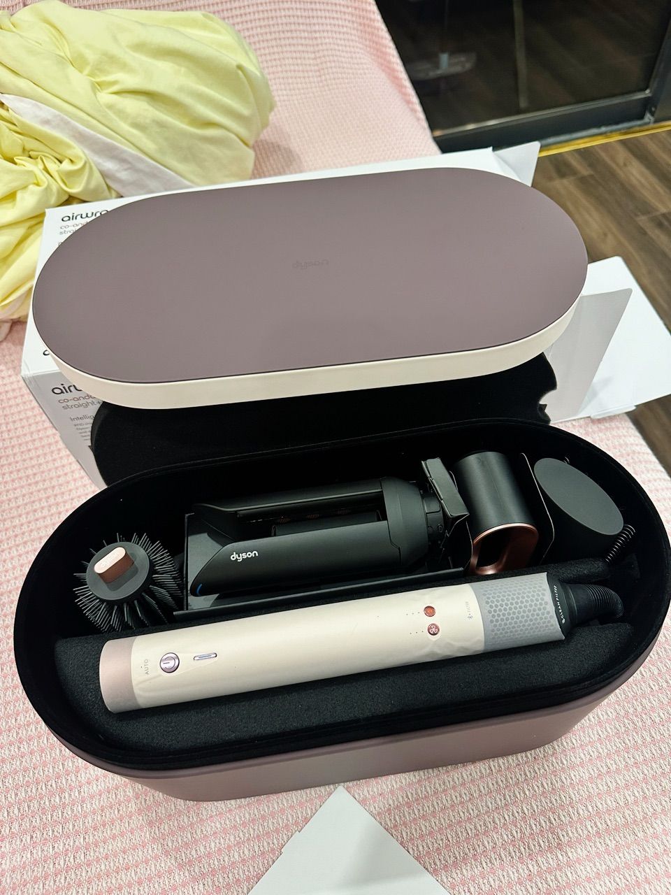 Máy sấy tạo kiểu Dyson Airwrap