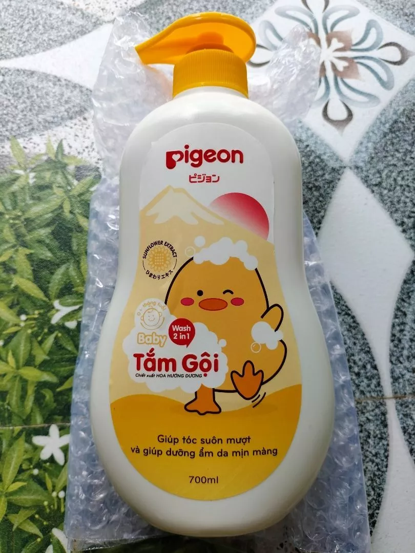 Sữa tắm gội Pigeon 2in1 700ml - góc nhìn khác