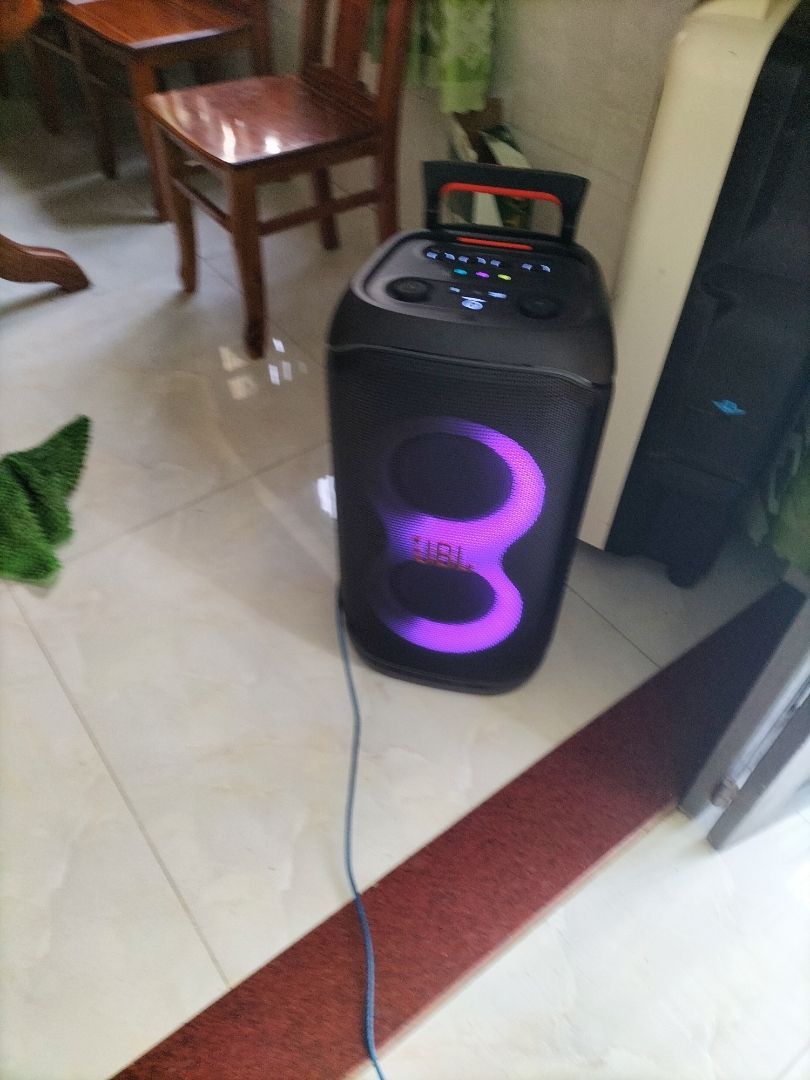 Chi tiết loa JBL PartyBox