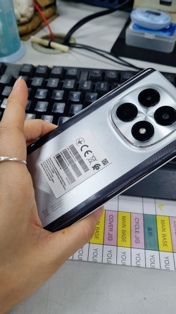 POCO M8 5G phiên bản điện thoại