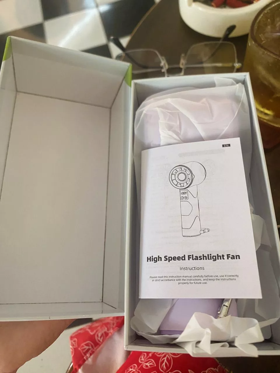 Quạt Goojodoq 4000mAh dùng đèn pin LED