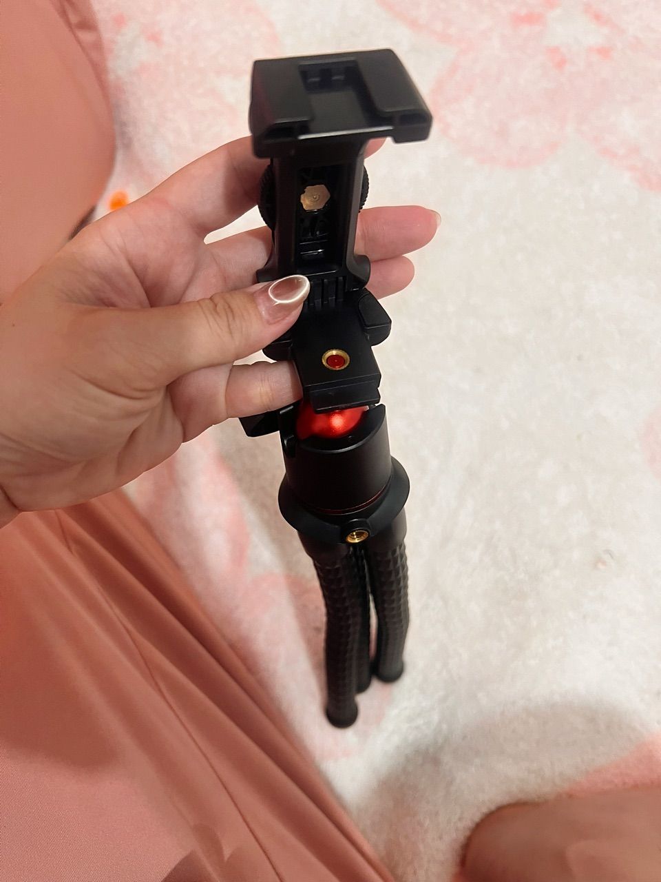 Ngàm kẹp điện thoại trên Ulanzi MT-11