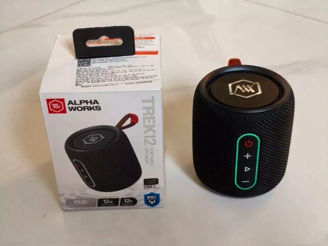Thiết kế nhỏ gọn của Loa Alpha Works TREK 12