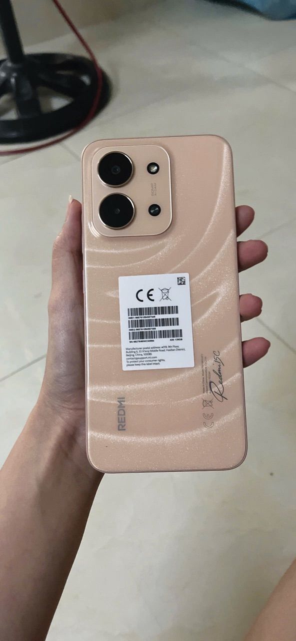 Redmi 15C nhìn từ mặt trước