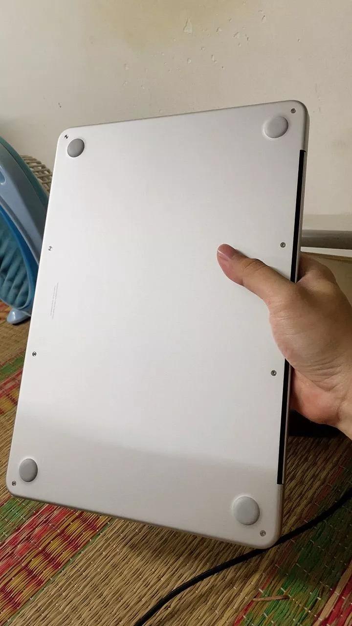 Màn hình Liquid Retina của MacBook Neo 13 inch