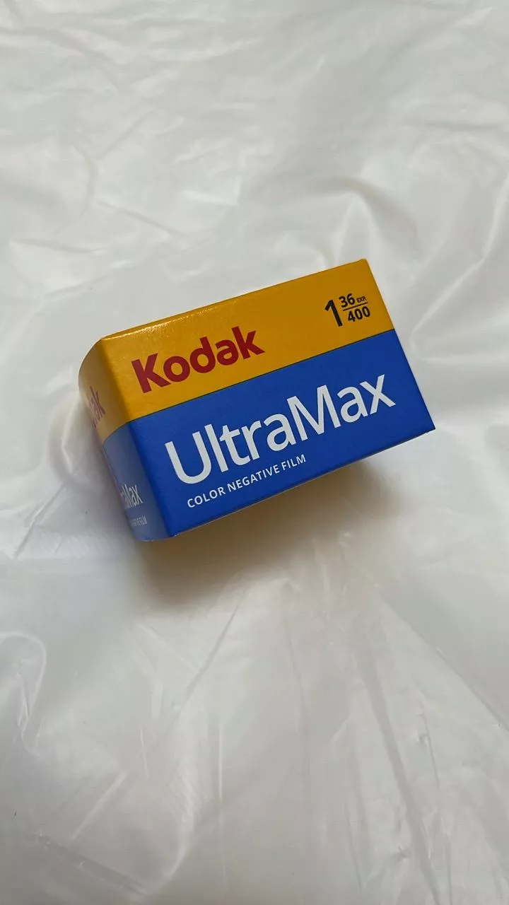 Film cuộn 35mm Kodak và Fuji trong danh mục