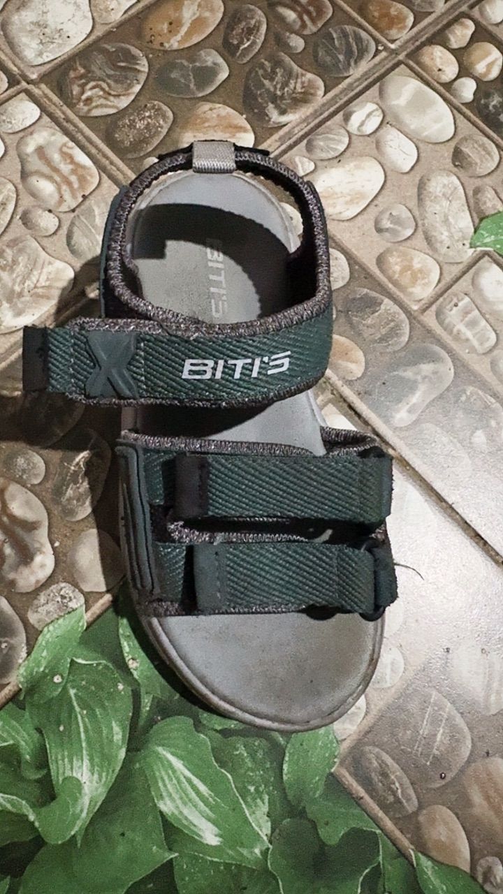 Sandal thông dụng Biti's Bé Trai BEB006900 size 30 đến 34 - ảnh 1