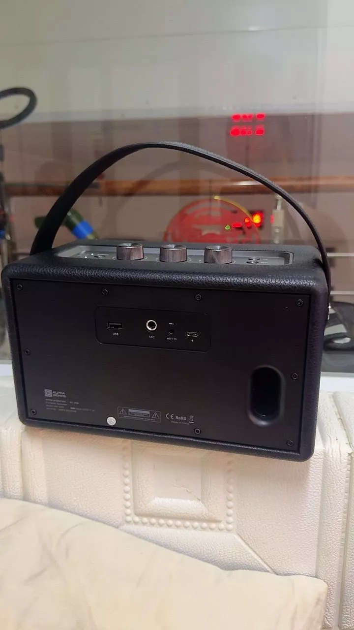 Alpha Works W89 - mặt lưới và quai da