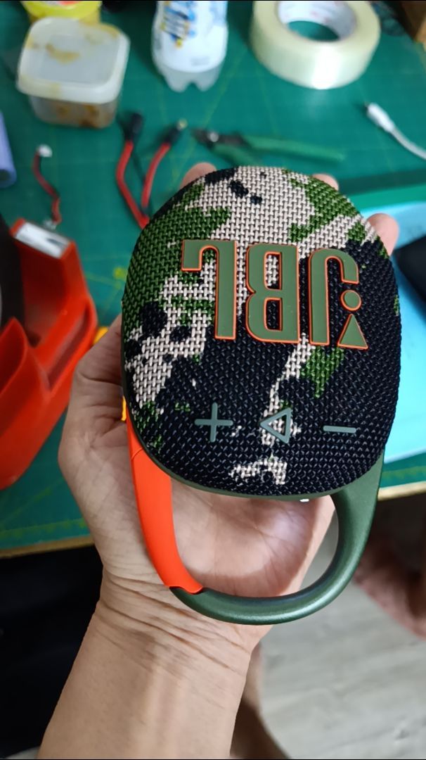 Thiết kế JBL Clip 5