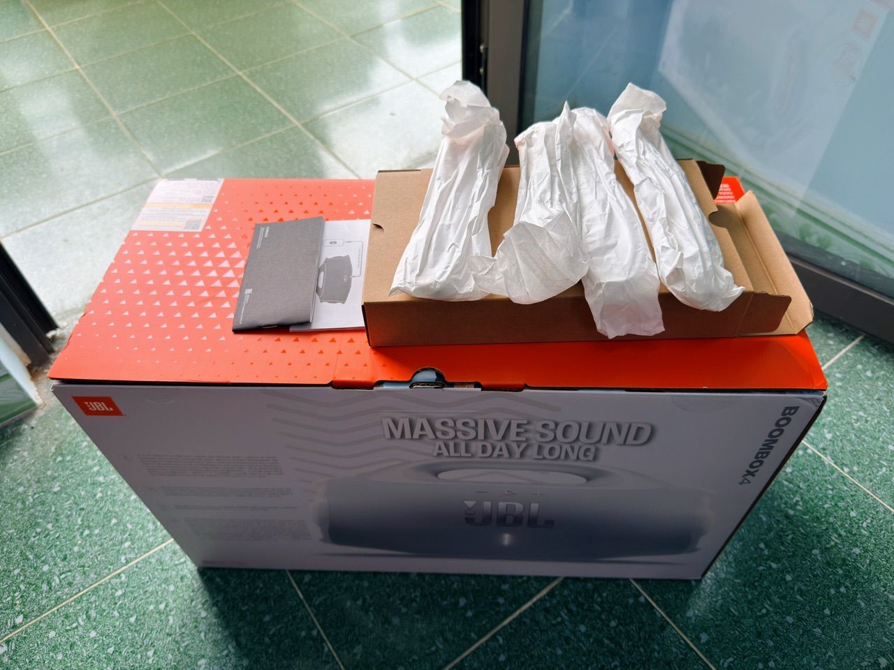 Kết nối JBL Boombox 4