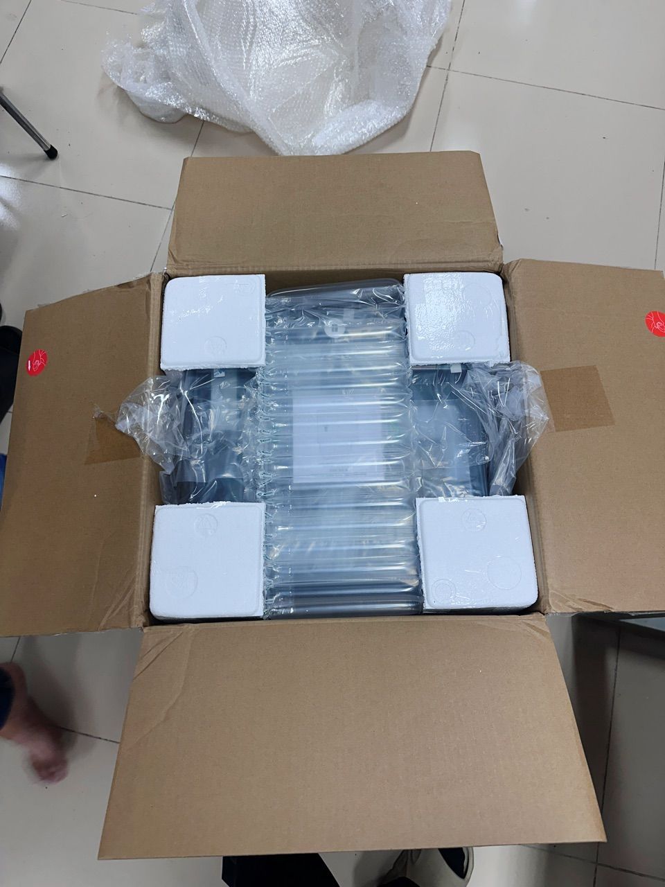 Buồng in của Bambu Lab P1S