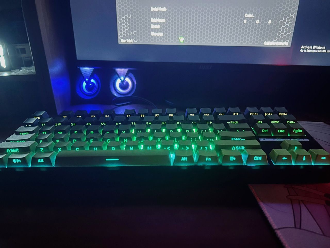 Đèn RGB trên bàn phím LEAVEN K88
