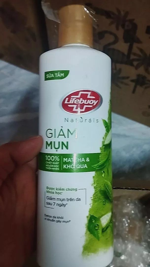 Sữa tắm Lifebuoy 270g dạng chai nhỏ gọn