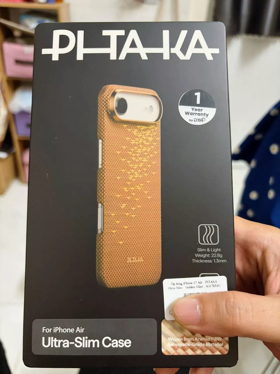 Chi tiết sợi aramid trên ốp Pitaka Ultra-Slim