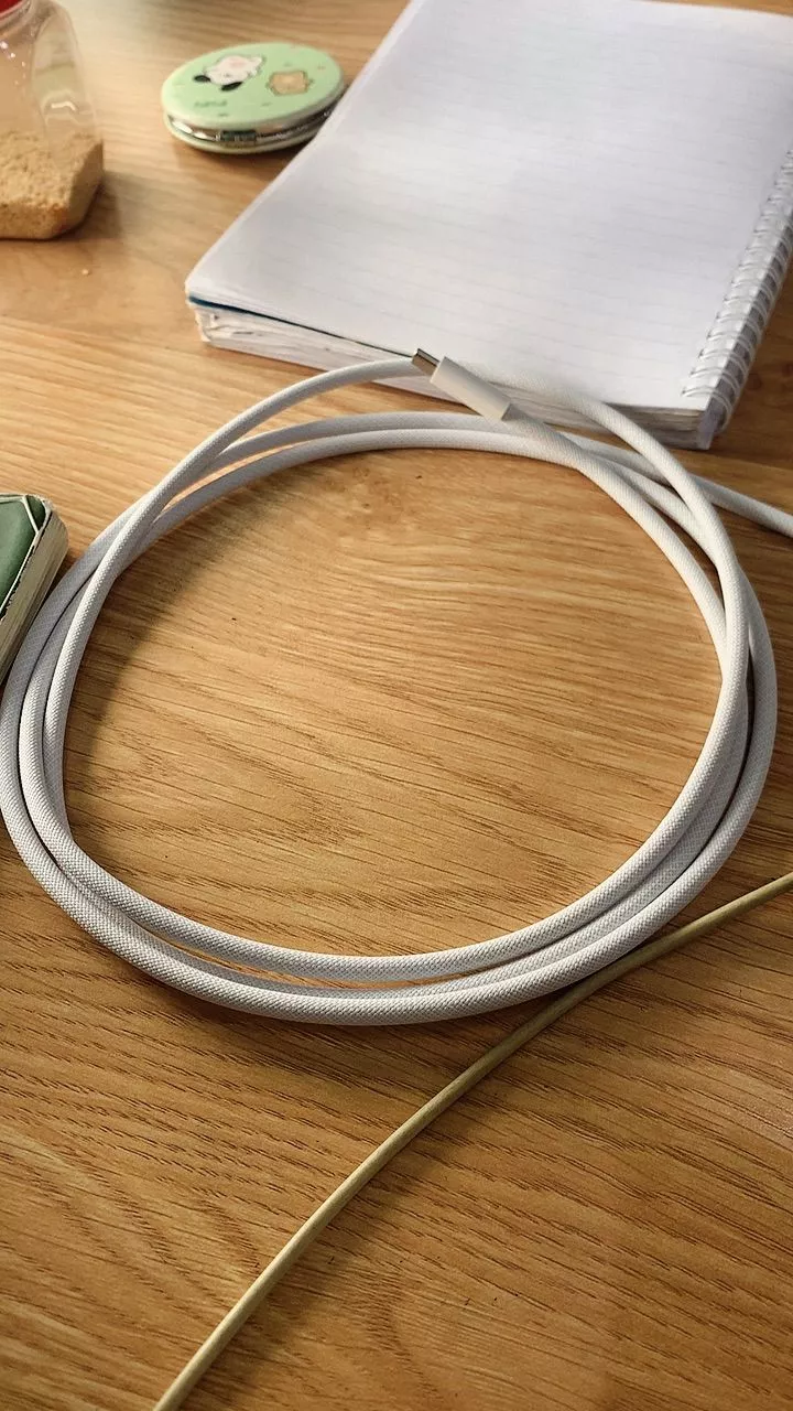 Chi tiết cáp sạc Apple