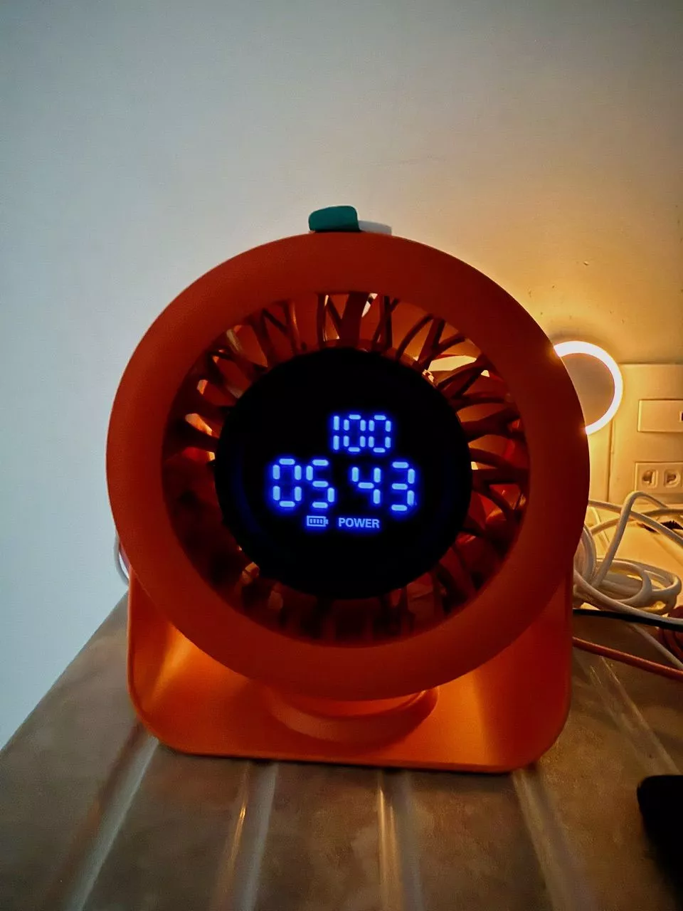 Quạt GOOJODOQ với 6 chế độ đèn LED