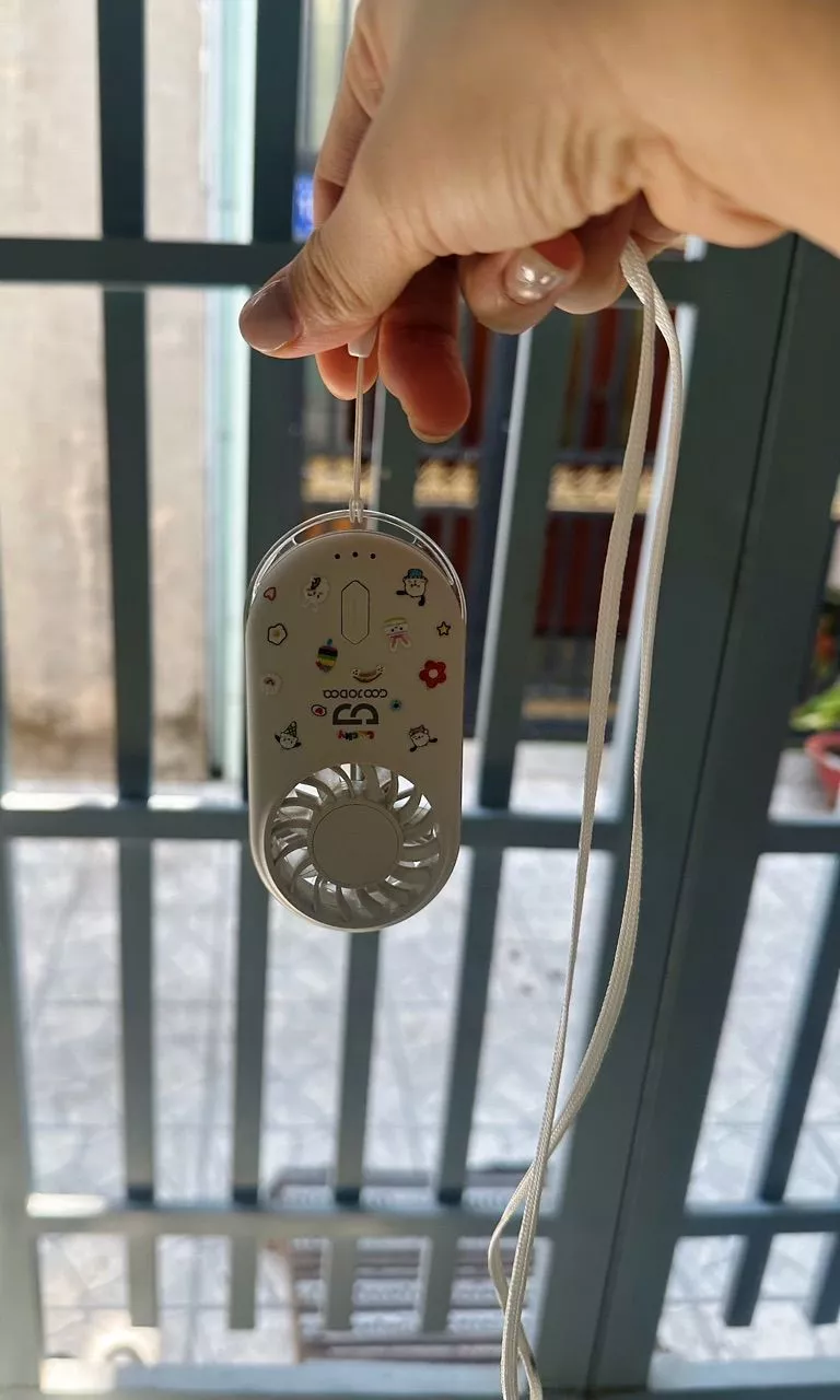 Quạt mini dùng khi di chuyển