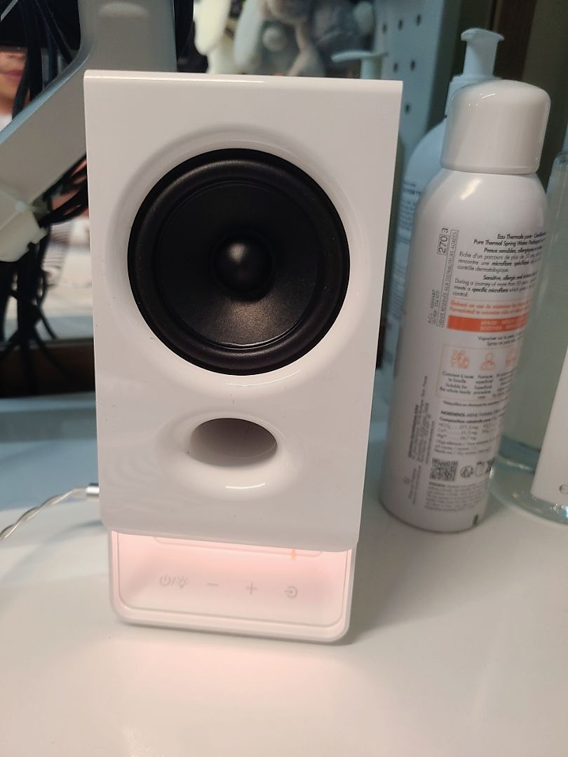Loa EDIFIER R20BT kết nối Bluetooth