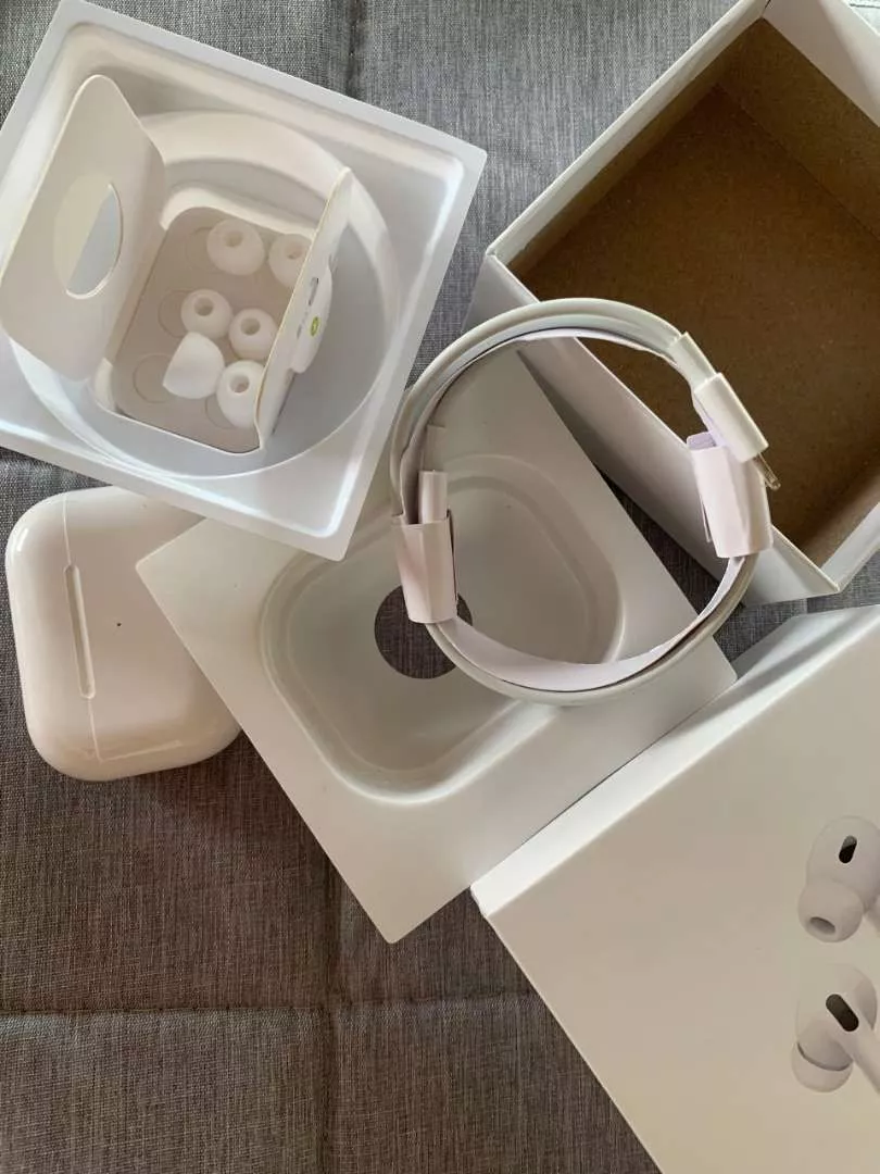 Hộp sạc tai nghe PRO2