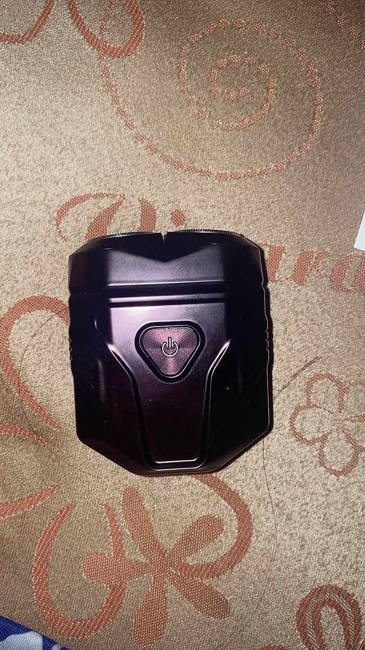 Máy cạo râu Enchen Mini X với đầu cạo linh hoạt