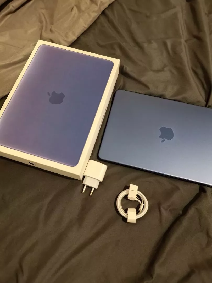 Chi tiết bàn phím MacBook Neo 13 inch