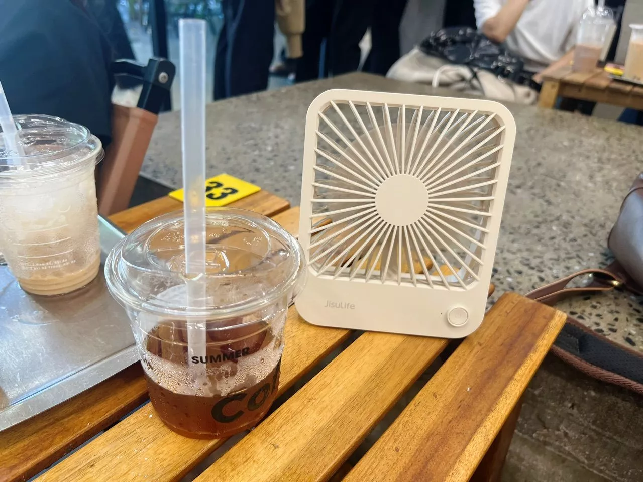 Quạt mini đặt bàn
