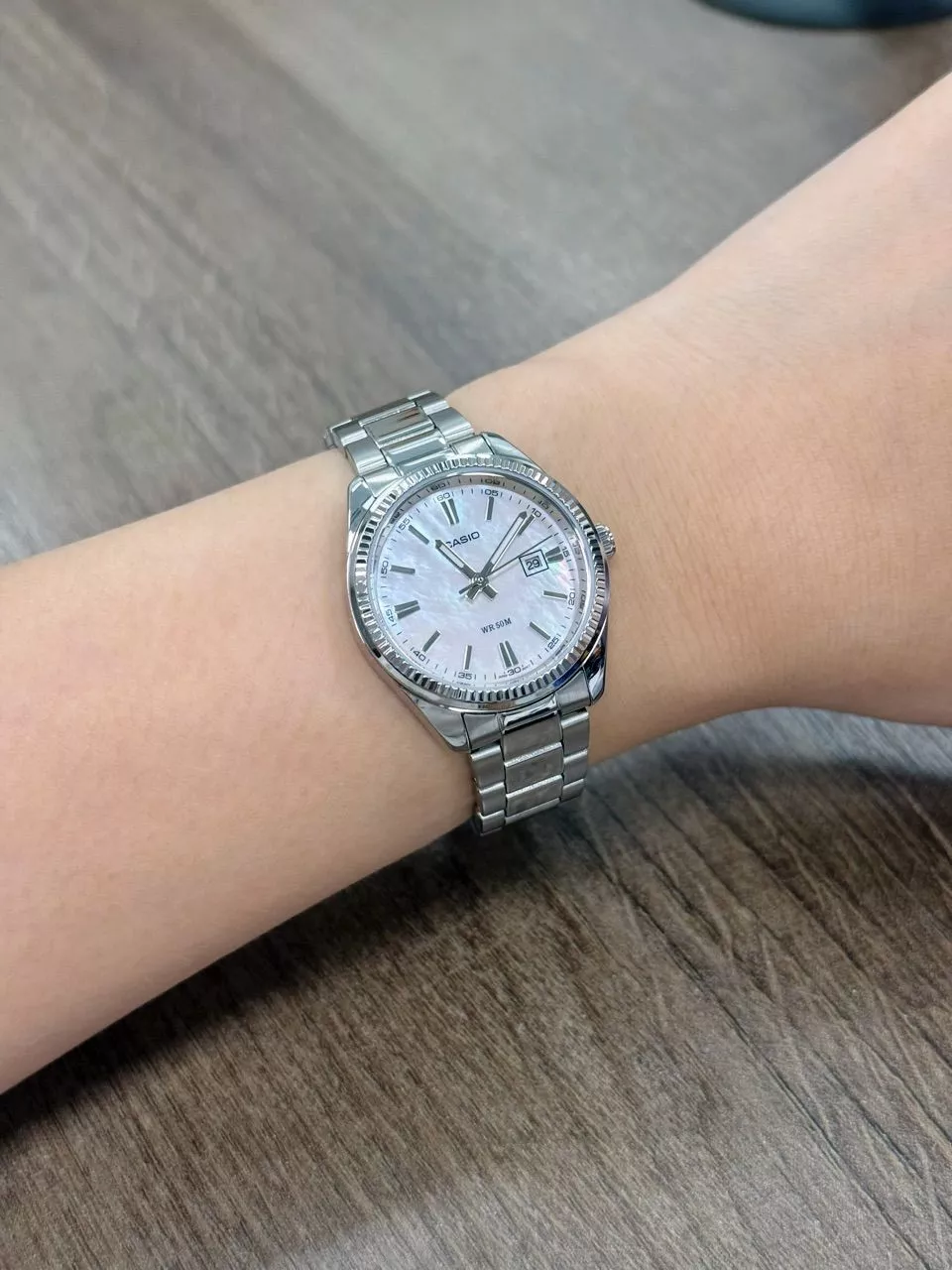 Đồng hồ Casio LTP-1302DS mặt số xà cừ nữ