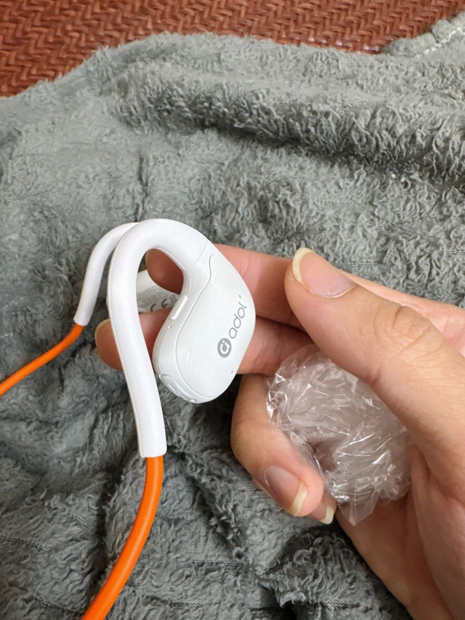Chi tiết tai nghe Bluetooth Adol G150