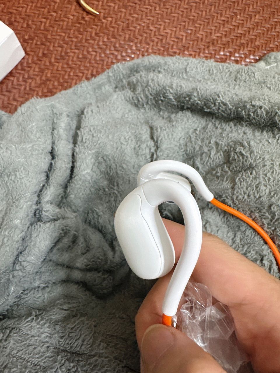 Tai nghe Bluetooth Asus Adol G150
