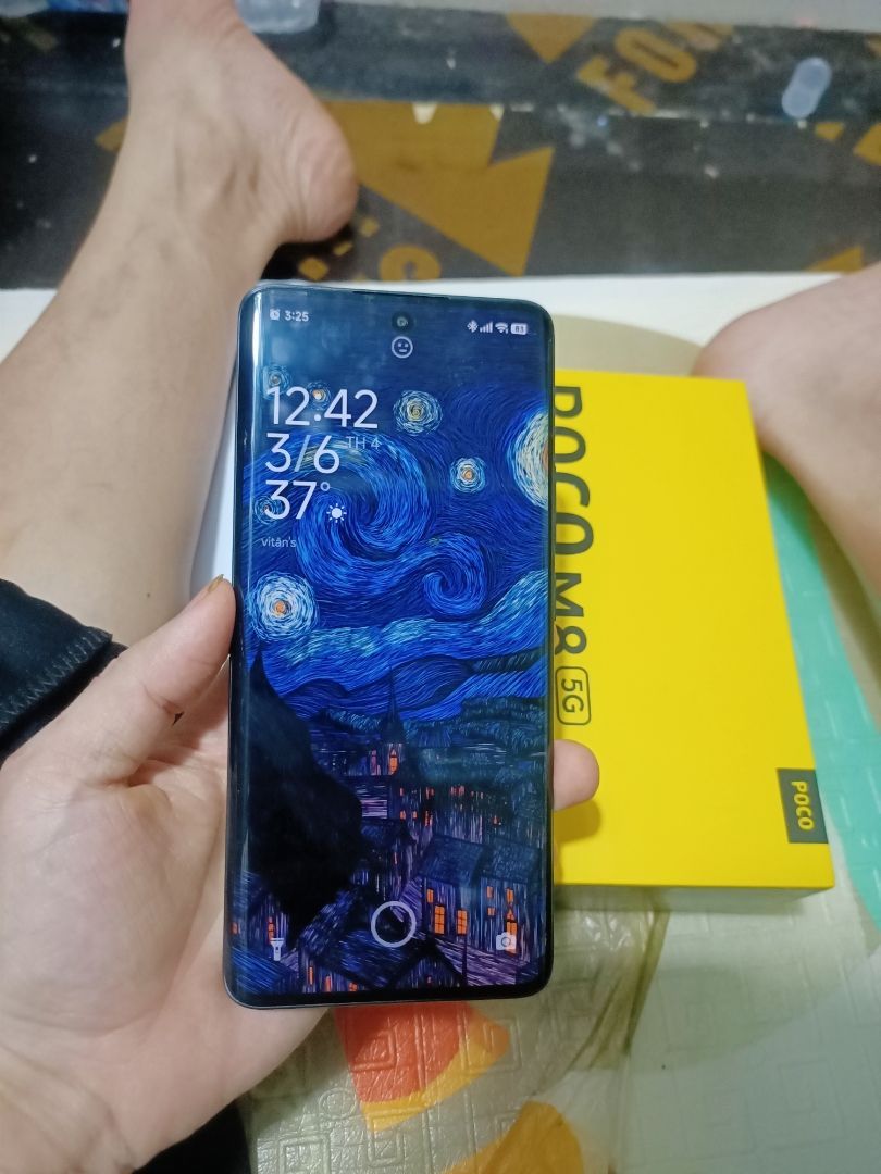 Thiết kế POCO M8 5G