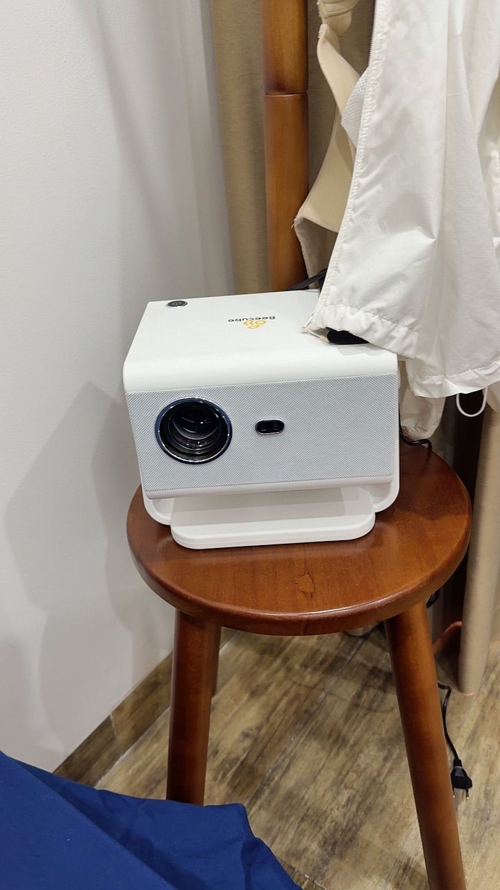 Thiết kế máy chiếu Beecube X2 Max Gen 6