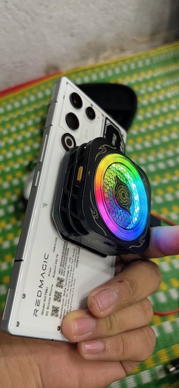 Góc điều chỉnh của kẹp điện thoại Flydigi