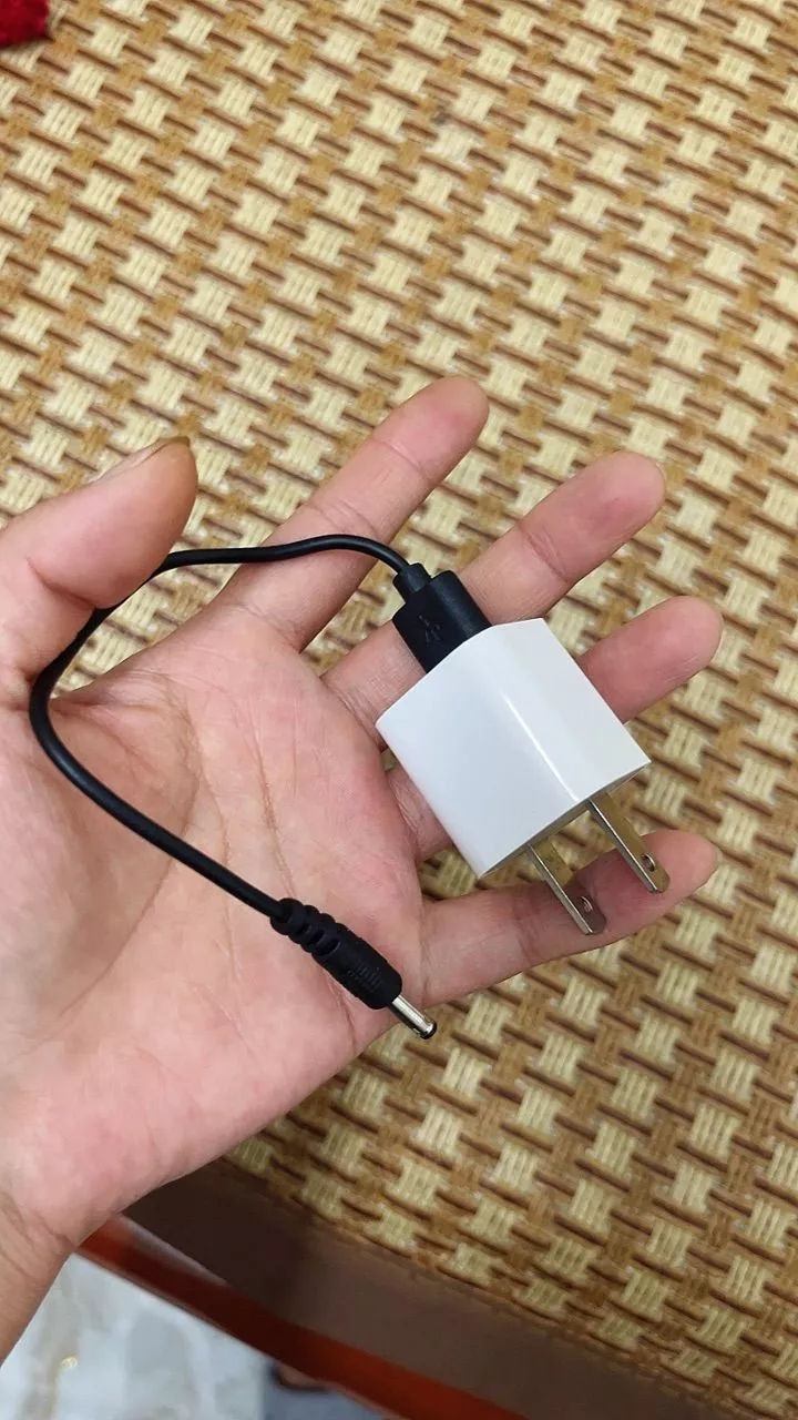 Thiết kế củ sạc UH102