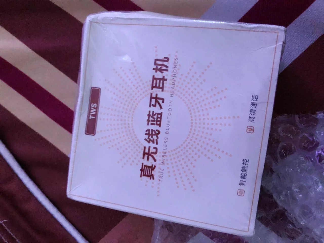 Tai nghe B13 khi đeo