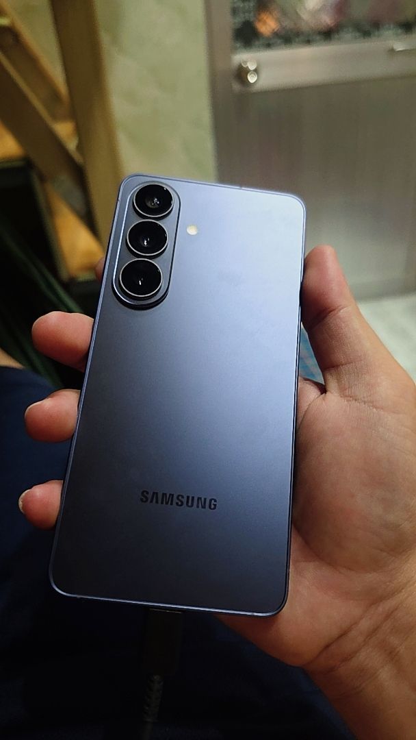 Mặt trước Samsung Galaxy S26
