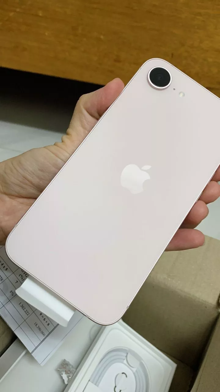 Apple iPhone 17e 256GB hình ảnh sản phẩm