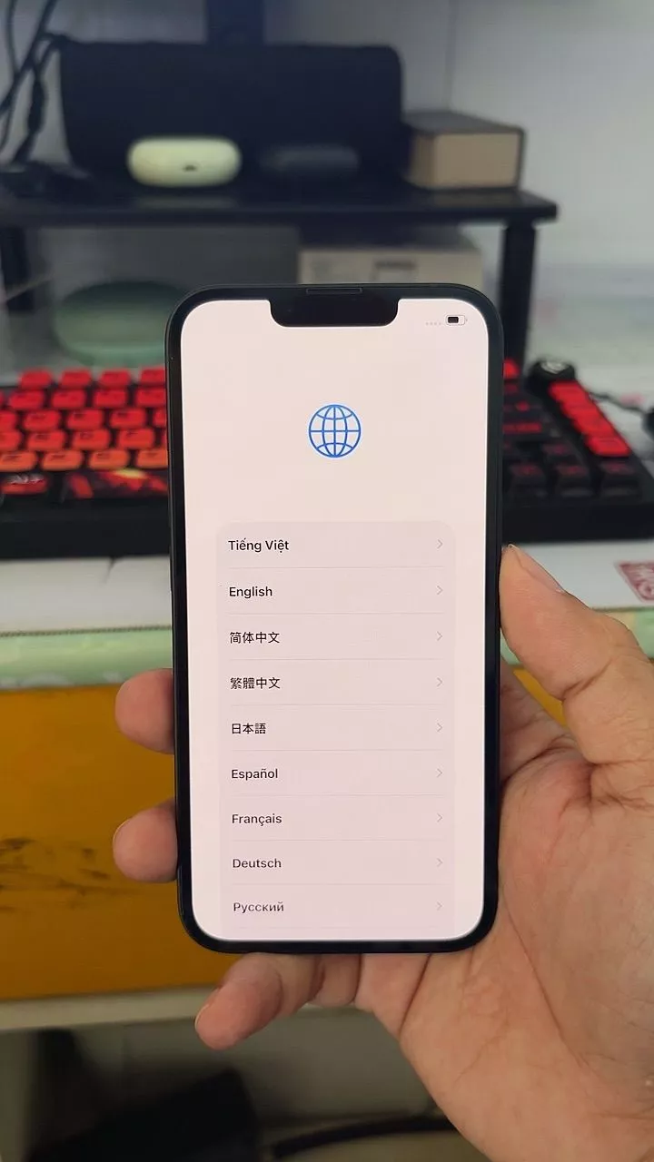 Apple iPhone 16e thiết kế máy