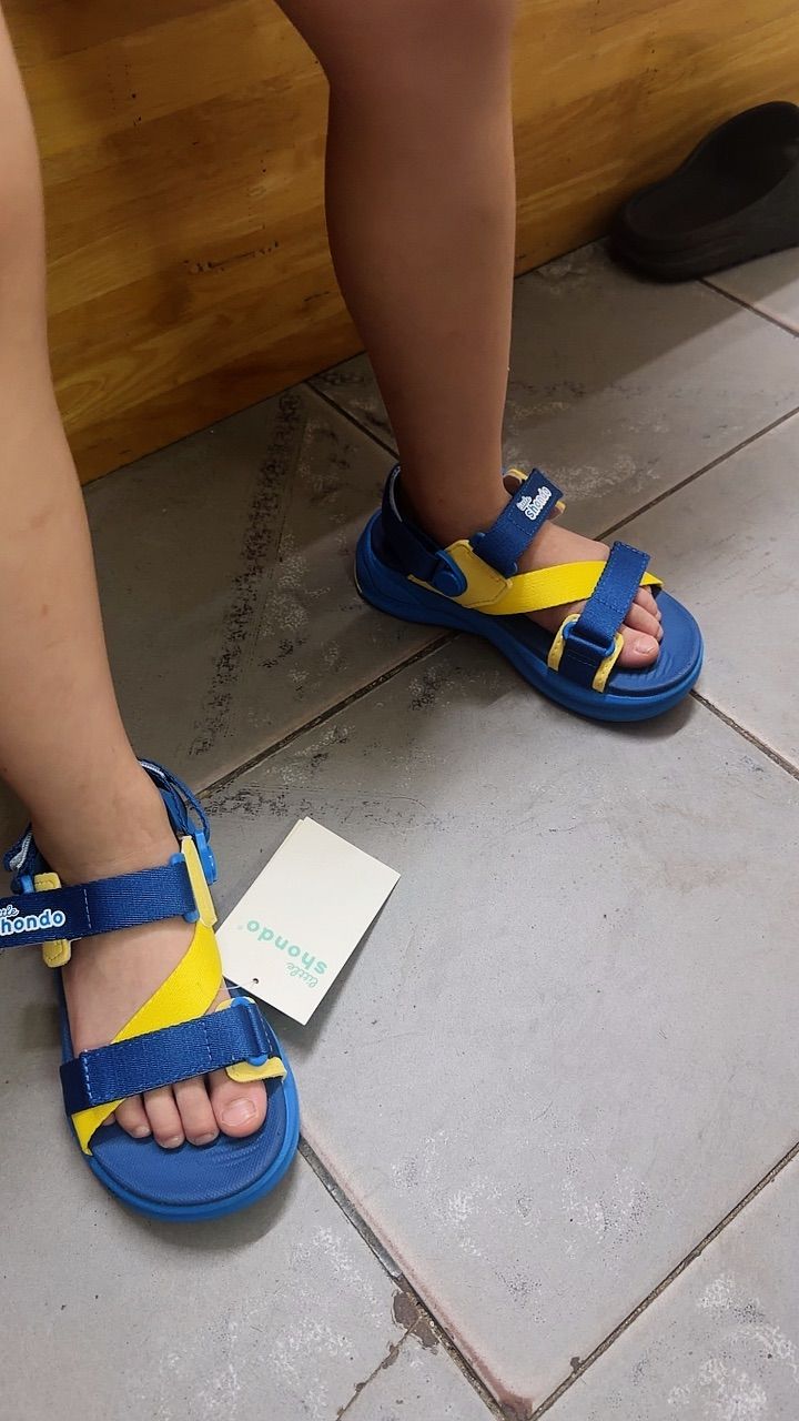 Sandal Little 8 Shondo nhiều màu