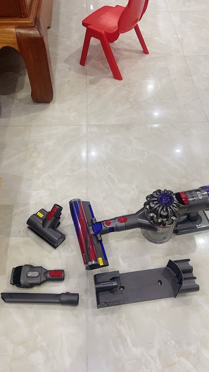 Máy hút bụi Dyson V8 Slim Fluffy