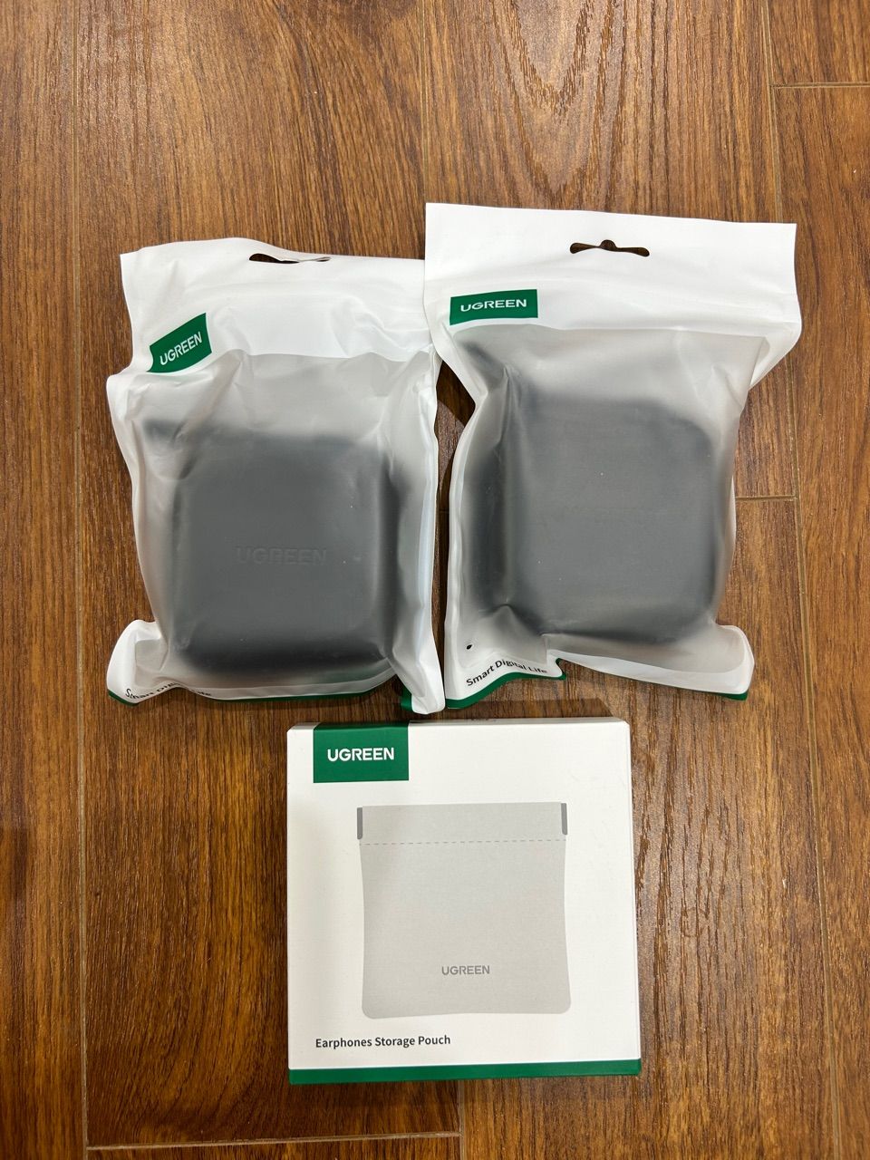 Bên trong hộp UGREEN