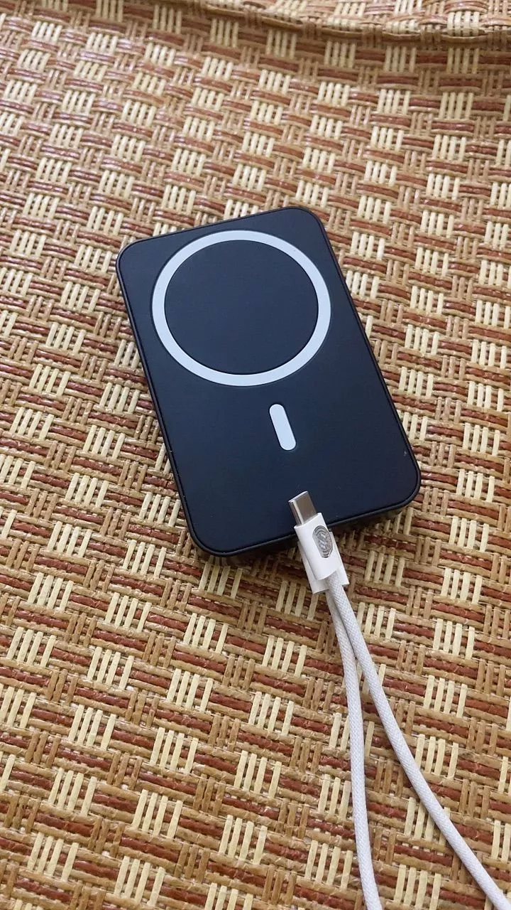 Sạc dự phòng Dosen Pro Mini với cổng USB-C