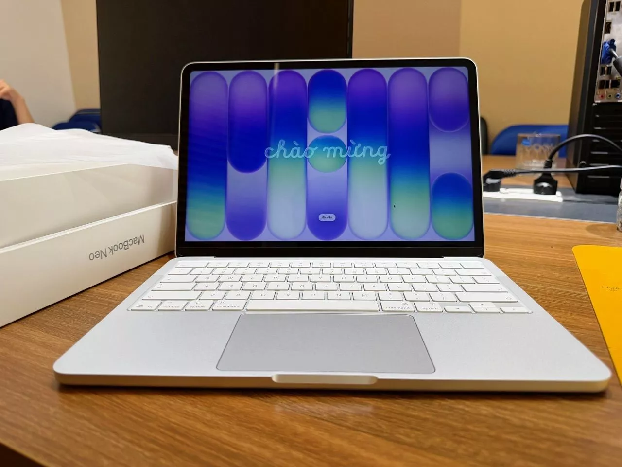 MacBook Neo 512GB - màn hình Liquid Retina 13 inch