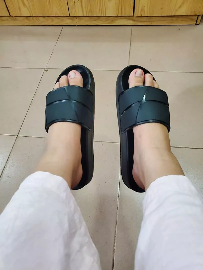 Dép skt form basic dễ phối đồ cho nam và nữ
