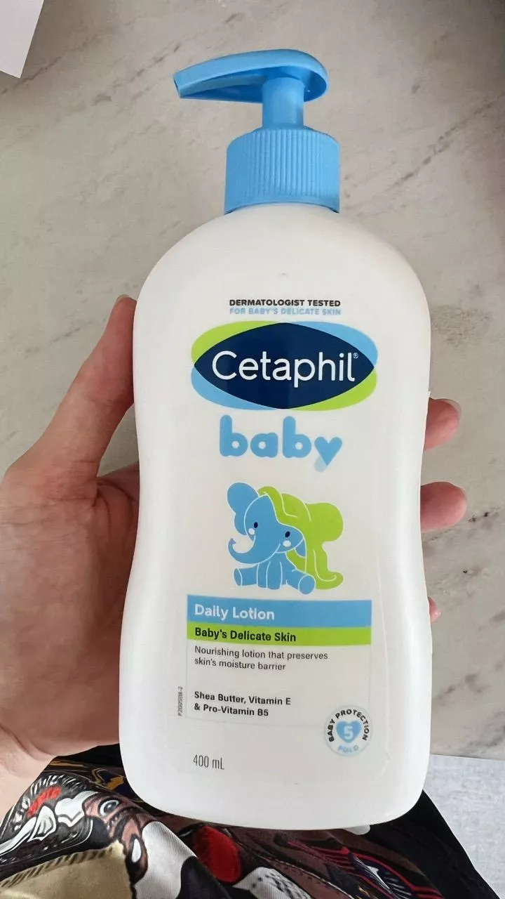 Kết cấu sữa dưỡng thể Cetaphil Baby 400ml